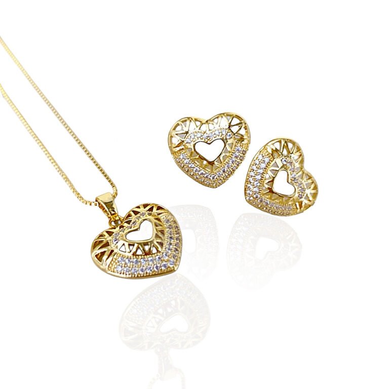 Conjunto Coração M Cravejado - Semijoias com banho no Ouro 18K
