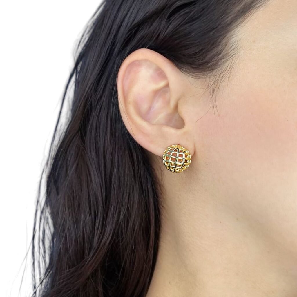 Brinco Globo Detalhado - Semijoias no ouro 18K